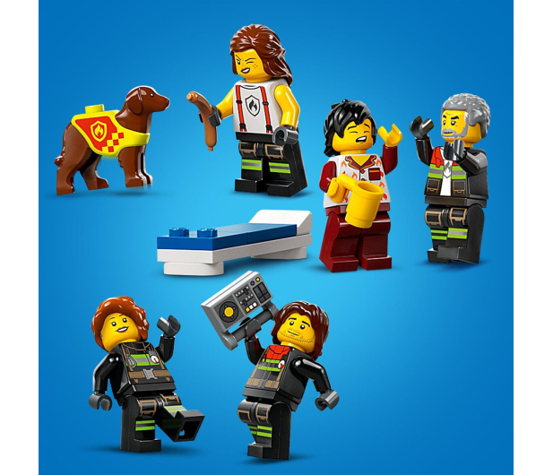 LEGO City 60414 Remiza strażacka z wozem strażackim - 1205487 - zdjęcie 10